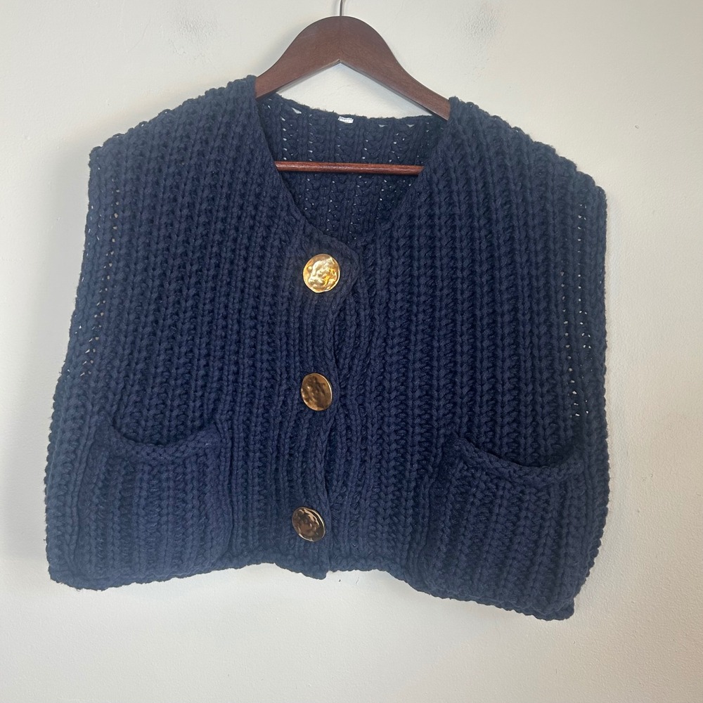 Chunky Knit Vest Womens OS Navy Blue Excellent Gold Button Cropped